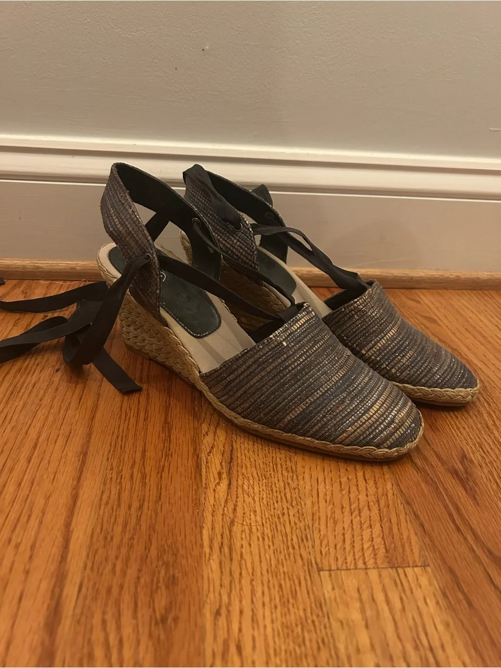 Life Stride espadrille wedge sandals, size 9W